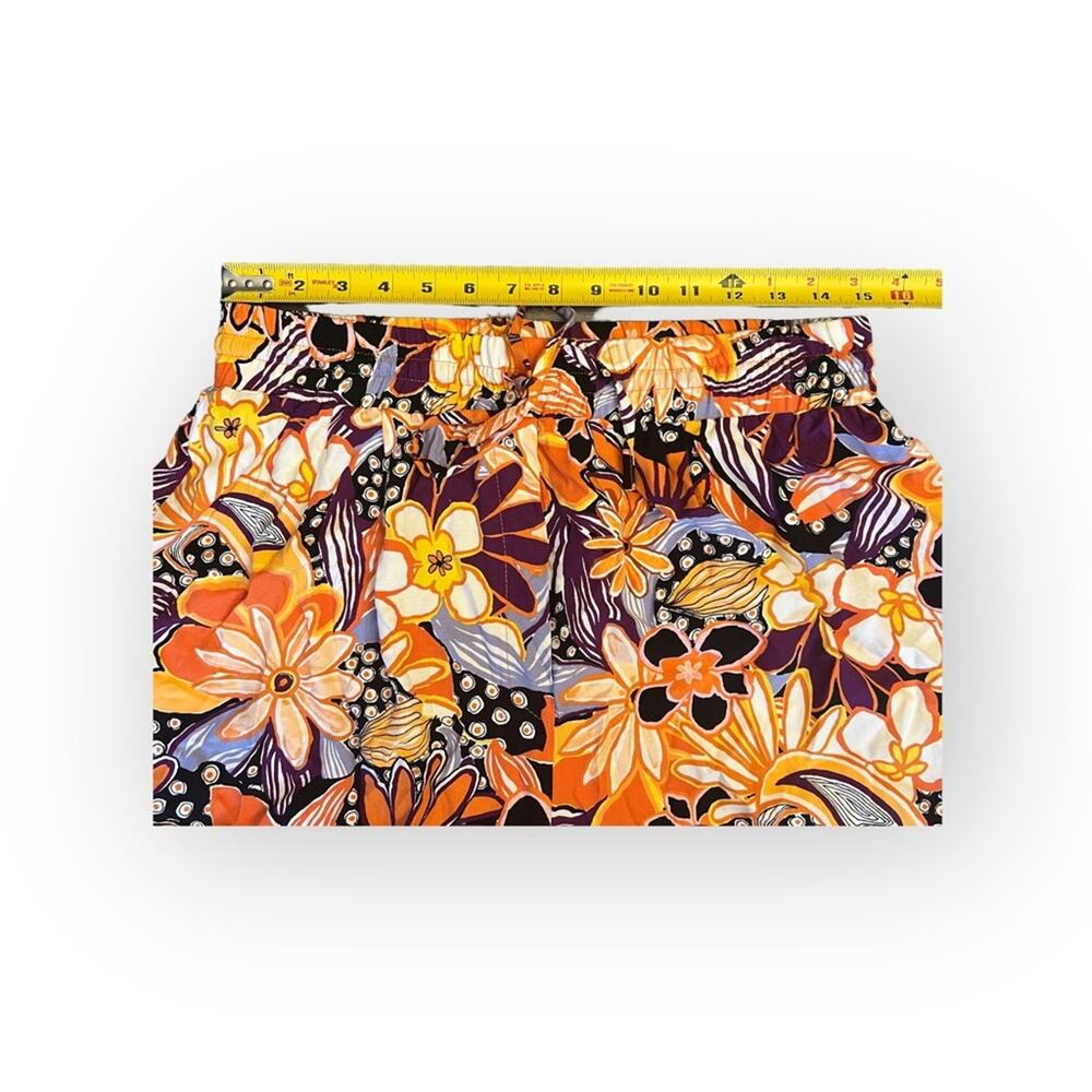 Nasty Gal Mixed Colors high waist floral shorts - Picture 6 of 10